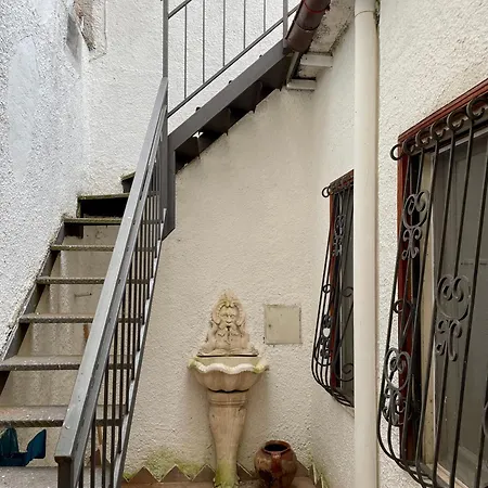 Casa Borgo Montasola